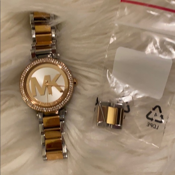 Michael Kors Watch two tone - Picture 4 of 8